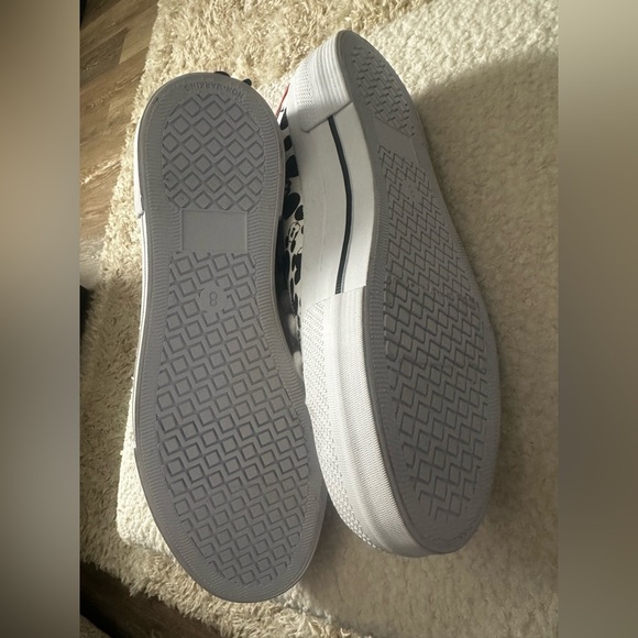 Disney women’s Mickey Mouse High-Top Lace-Up Sneaker - Picture 4 of 4